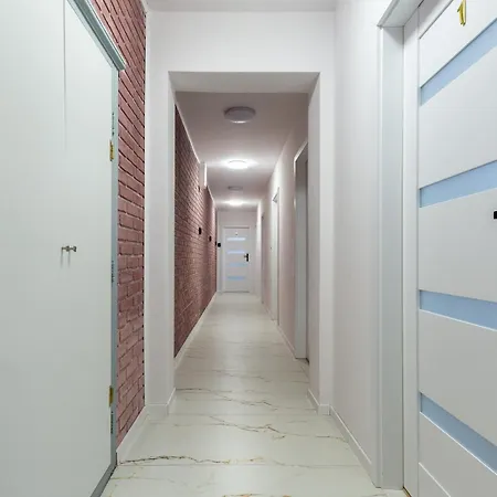 Centrum2 Prochnika 21 *
